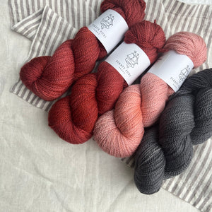 ⇞ 4 Winds Scarf - Yarn Bundle - Paper Machete