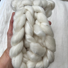 Load image into Gallery viewer, Sumptuous Fluff Wool Top (undyed)
